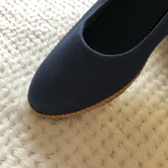 🎄 Deacon navy blue shoes, closed toe wedge SZ  8 1/2 - Picture 4 of 11